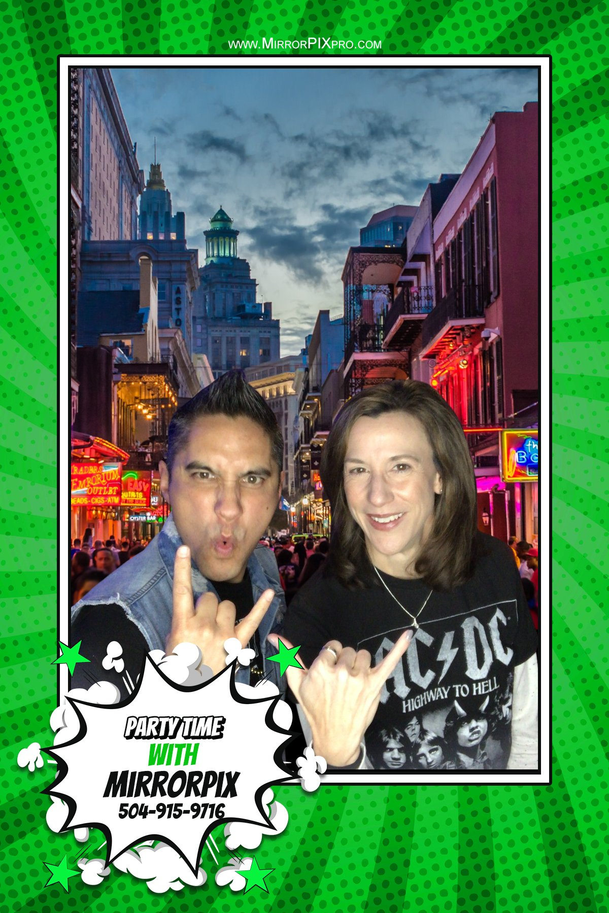 MirrorPIX Comic Green branded print Virtual French Quarter